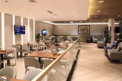 深圳机场国际公务舱旅客休息室升级启用 可容纳120名旅客_广东频道_凤凰网