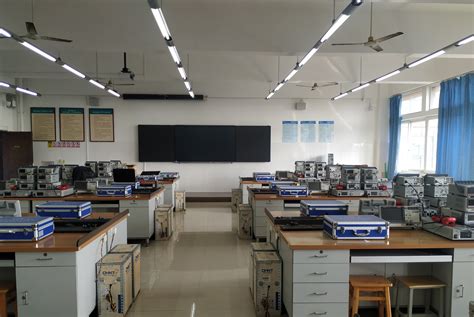 电气装配实训室-自动化学院-四川机电职业技术学院