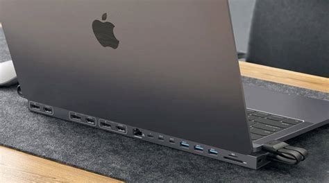 HyperDrive 的新型扩展坞可在 MacBook Pro 上运行多达 3 个屏幕-云东方