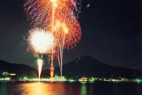 打卡秘诀 | 富士山河口湖2019年烟火祭，你准备去看吗？_名栏_新民网