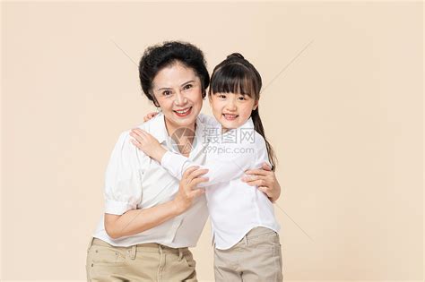 奶奶与孙女高清图片下载-正版图片501389895-摄图网