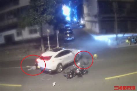 15岁少年骑摩托车载人撞上小车，他和同伴都伤得不轻-新闻内容-三湘都市报