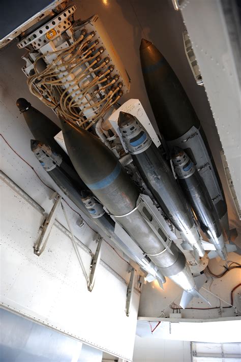 B-1B tests multiple ejector rack – Alert 5