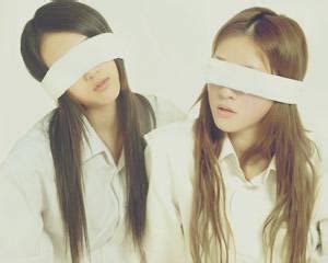 蒙眼的温柔头像女生