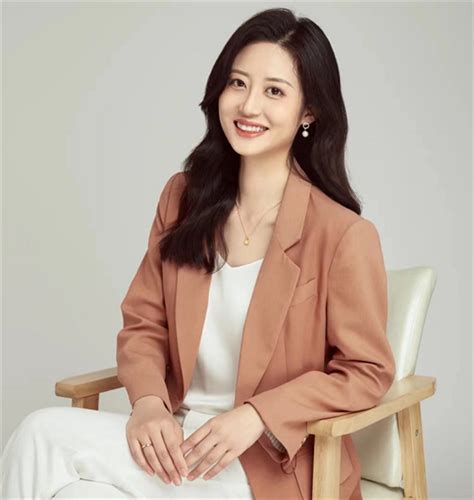 干练职业女生头像温柔