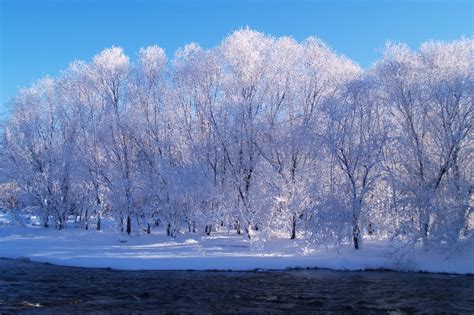 形容雪的诗句,形容雪景的优美句子,形容雪的成语_大山谷图库