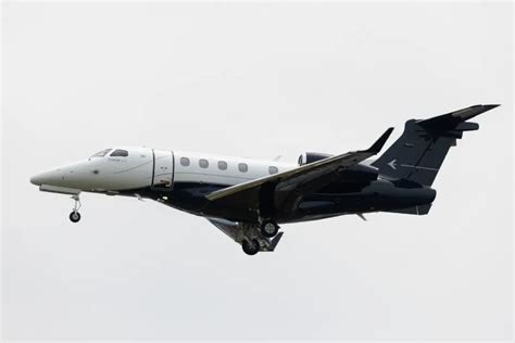 巴航工业向PALS联合创始人交付首架采用全新Bossa Nova内饰的飞鸿300E - 民用航空网