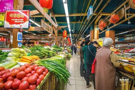 凌晨三四点的宾阳菜市场，鲜为人知的生活状态……
