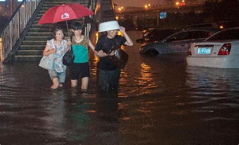 北京平均雨量达到大雨级别，房山大兴等地达暴雨级别 | 北晚新视觉