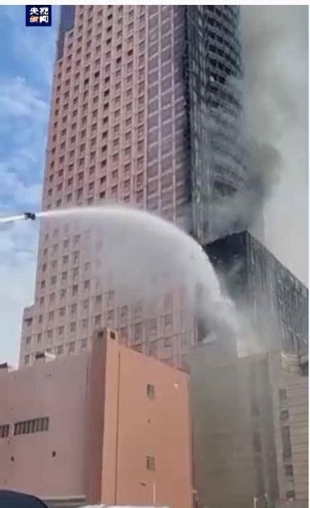 长沙中国电信大楼明火已被扑灭，曾是长沙首座突破200米的楼宇，伤亡情况正在了解中_湖南_曾以_火灾