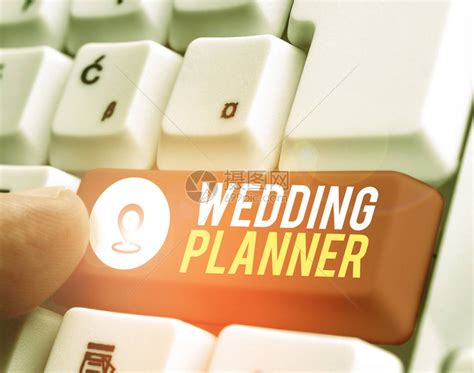 显示婚礼策划师的书写笔记计划和组织婚礼作为职业的高清图片下载-正版图片503903694-摄图网