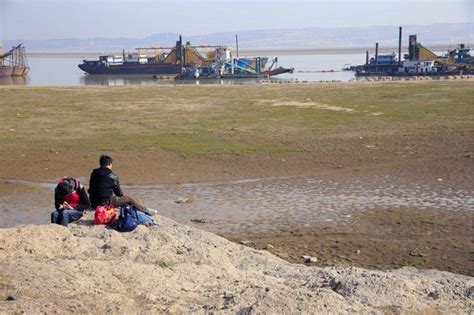 鄱阳湖湖底景观“水落石出”——人民政协网