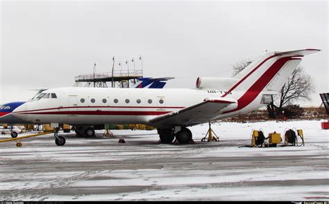 Фотография самолёта · Яковлев · Як-40 · UR-YVS (зав.н. 9541843 ...