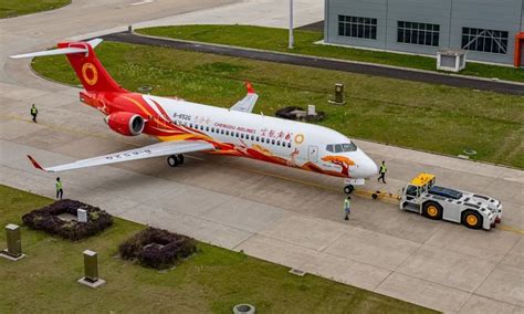 ARJ21飞机在全球海拔最高民用机场完成专项试验试飞_手机新浪网