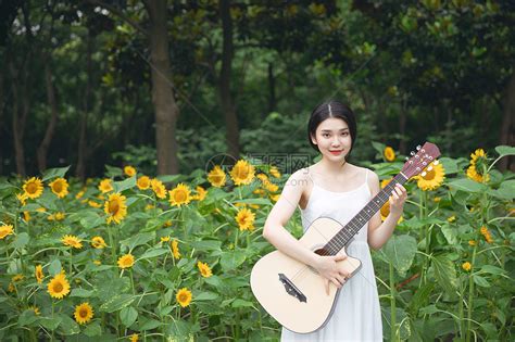 吉他女生头像温柔