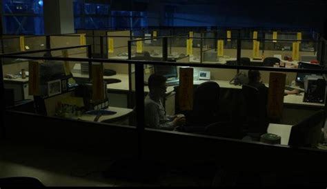 恐怖电影《深夜办公室》热映 感受恐怖万圣节_娱乐_腾讯网