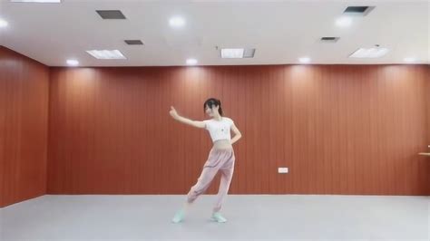 派澜舞蹈|古典舞《繁花》指导老师：侯嘉欣_腾讯视频