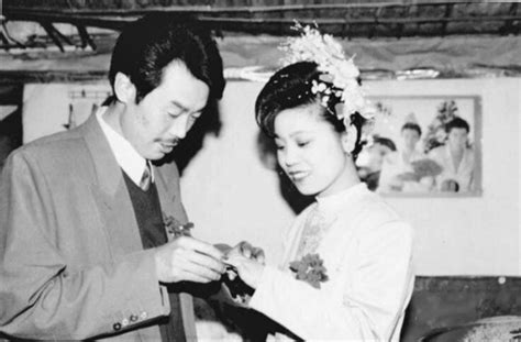 新中国50年代男女婚恋罕见的浪漫瞬间_中天飞鸿