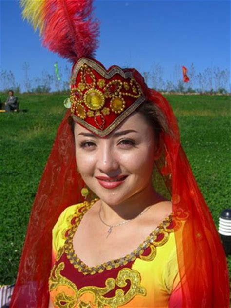 图文：美丽的哈萨克族少女_新闻中心_新浪网