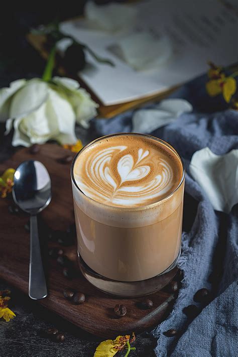 拿铁是什么咖啡 加牛奶的花式咖啡（牛奶占7成）— 爱才妹生活