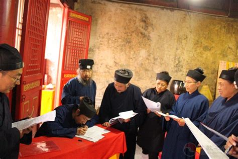 4图片新闻 美丽河镇掀起《内蒙古自治区宗教事务条例》学习热潮_腾讯视频