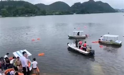 贵州大巴冲入水库致21死16伤，客运交通事故由谁担责？__财经头条