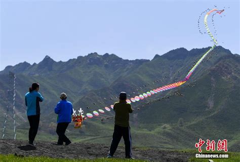 乌鲁木齐风筝秀表演 50米长龙形风筝展雄姿-大河网