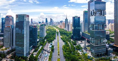 深圳最美的大马路，深南大道的风光无限好，绿化高楼相当不错__财经头条