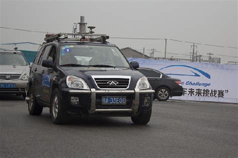 TuZhi, the intelligent vehicle developed by Wuhan University is ...