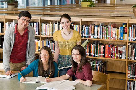 学生在考试图片-正在参加考试的大学生素材-高清图片-摄影照片-寻图免费打包下载