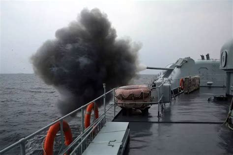 东海舰队战舰训练 钓鱼岛附近巡航 - 青岛新闻网