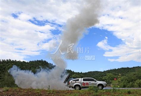 江西永丰：人工增雨保丰收-人民图片网