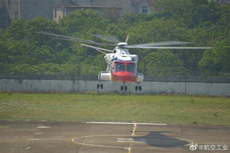 “吉祥鸟”大型民用直升机AC313A首飞成功