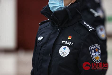 致敬警察节丨浦东有位辛勤“老黄牛”，一身警服一穿就是39年_法谭_新民网