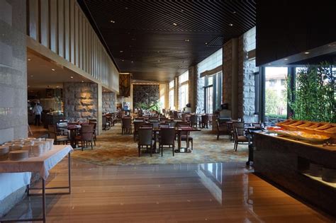 2023常州香格里拉大酒店·龙城咖啡厅自助餐美食餐厅,这个餐厅的设计与装饰是非常...【去哪儿攻略】