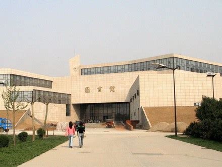 西安欧亚学院举办熊超艺术设计作品展——《着相》 —陕西站—中国教育在线
