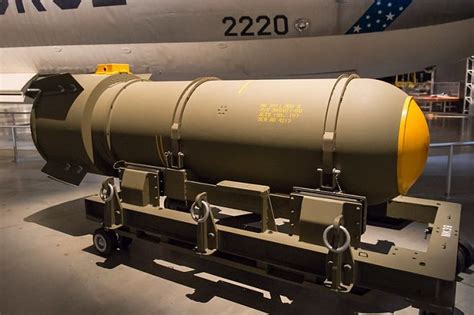 Mk 39核炸弹重达10500磅（约4763千克），并安装有爆炸当量为300万至400万吨的热核战斗部。该型核武器于1957年投入使用，并于 ...