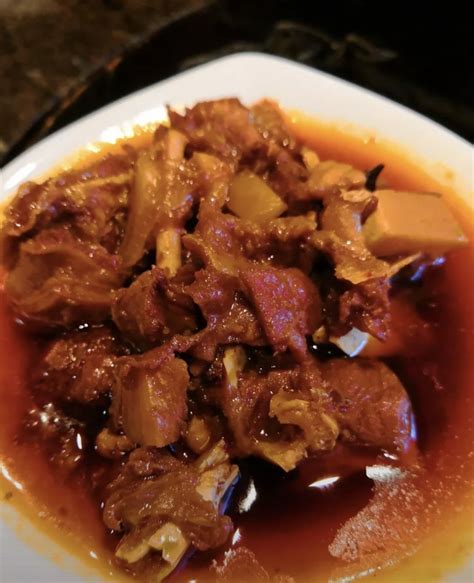 临沂最有名的羊汤馆，一口大锅煮百斤羊肉，汤浓肉鲜配上烤牌，香__财经头条