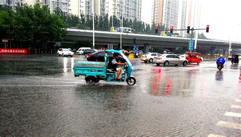 【图集】台风“安比”抵京津带来强降雨 城区开启“看海模式”|界面新闻 · 图片