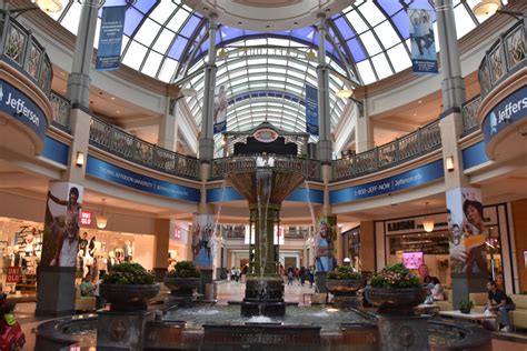JustFly Reviews of 5 Cool Shopping Malls in the United States of America