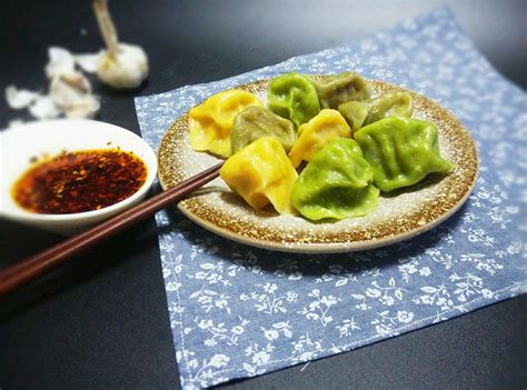 彩色水饺的做法_【图解】彩色水饺怎么做如何做好吃_彩色水饺家常做法大全_yn高小疯_豆果美食