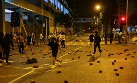 香港太古城发生严重伤人事件，特区政府、警察强烈谴责暴力行为