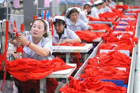 山东即墨：外贸需求旺 纺企生产忙-人民图片网