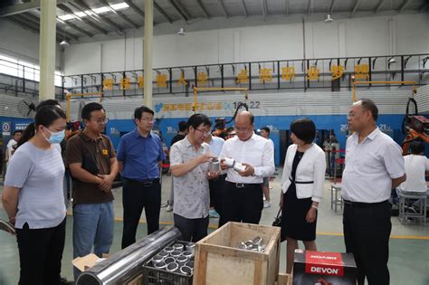 咸阳市装备制造产业园领导一行来我院考察交流-陕西工业职业技术学院