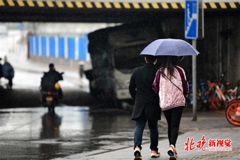 北京突降暴雨，众人一脸懵！-华军新闻网