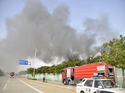 上海金山厂房火灾致8死后续：11人被移交司法机关_凤凰网