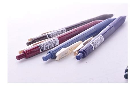 中性笔可爱卡通中性笔清新水性笔创意中学生用笔办公学习水笔批发-阿里巴巴