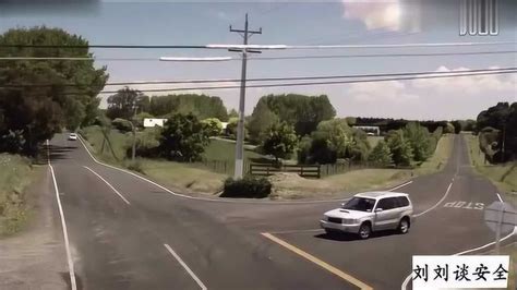 13个超速车祸视频集锦 车速过快引发的事故 或许你可以慢一点
