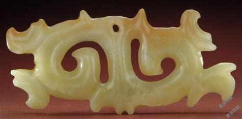 新石器时代·红山文化·兽面纹丫形玉器-中国文物收藏鉴定-图片