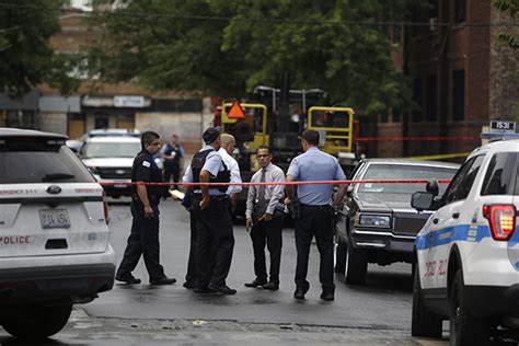 芝加哥一天内发生多起枪击案 44人中枪5人死亡_环球_新民网